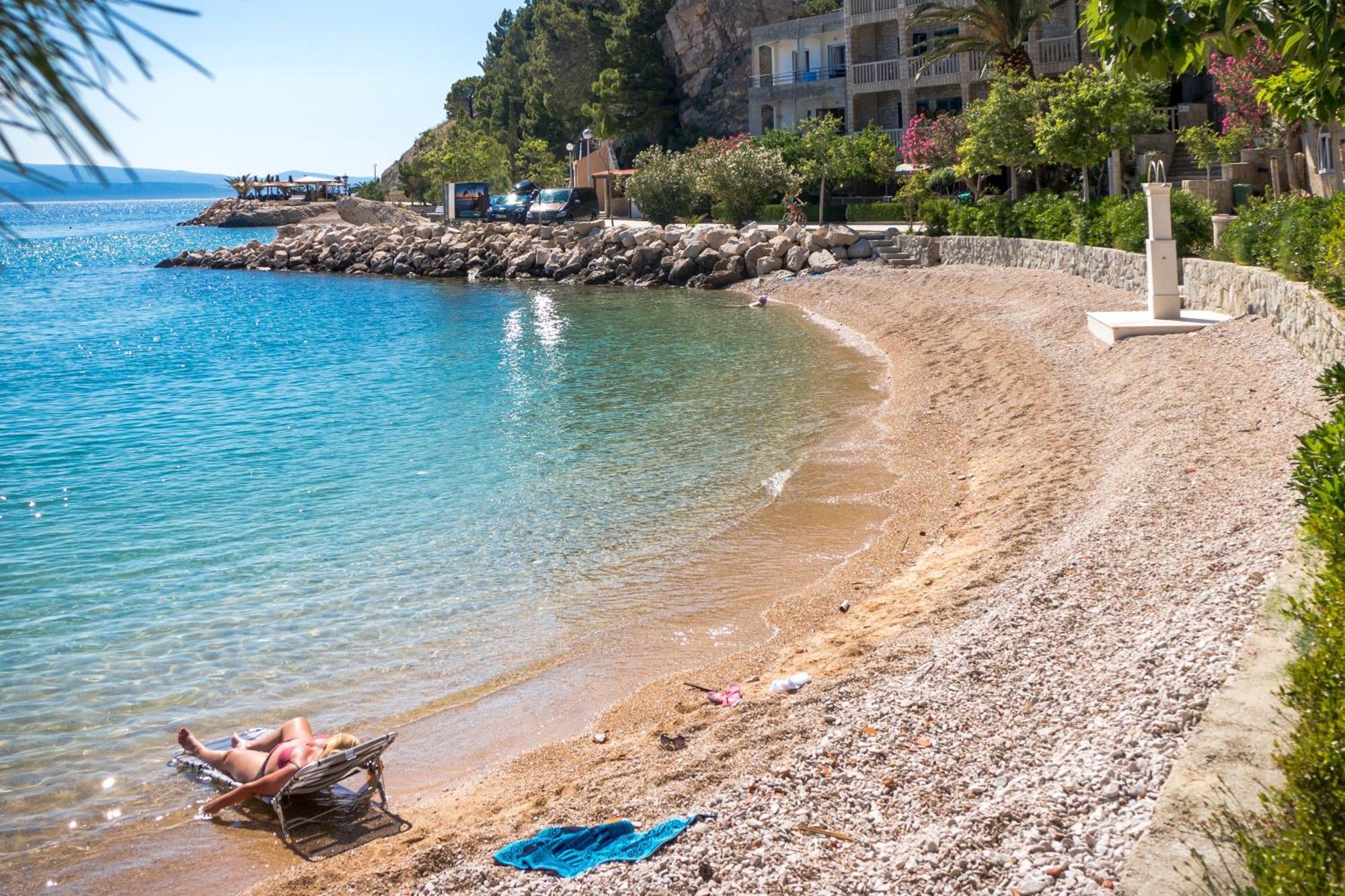 Apartments And Rooms By The Sea Brela, Makarska - 13118 Exterior photo